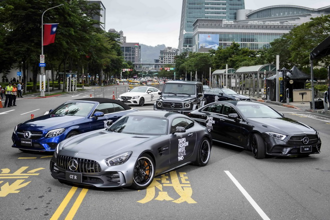 Mercedes-Benz 特為此次活動打造超最高規格車隊共襄盛舉，除了 The new CLS以外，更創造出價值近五千萬的夢幻車隊