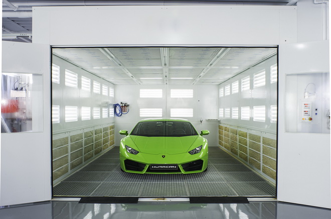 Lamborghini車體維修技術中心_烤漆室