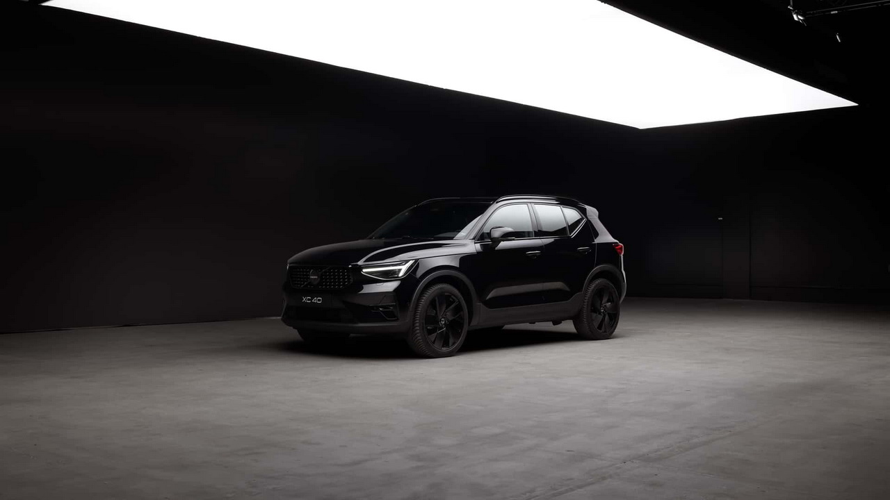 2024volvoxc40blackedition 癮車報